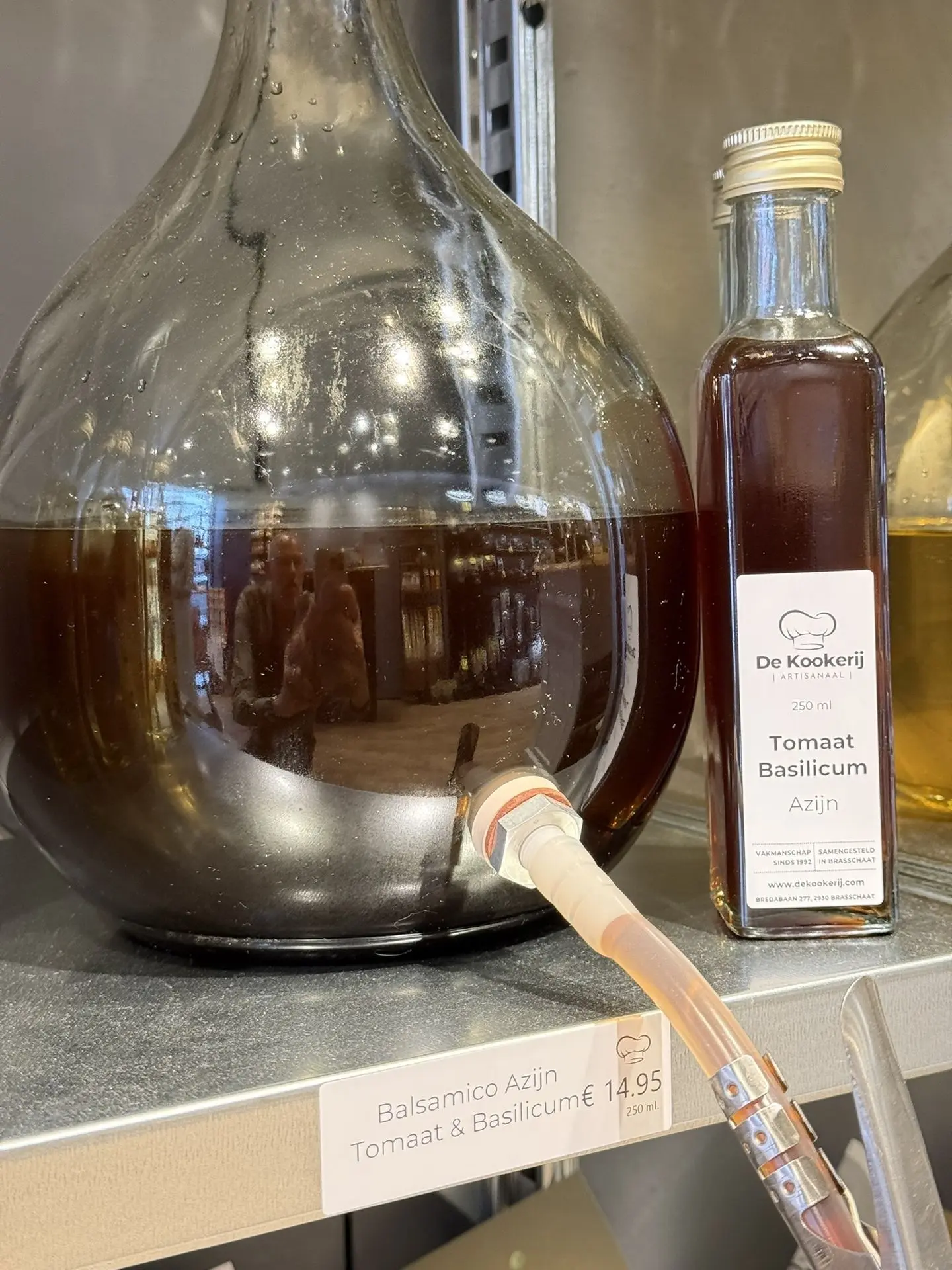 Balsamico azijn met tomaat en basilicum – Mediterraans en kruidig, perfect bij caprese en pasta