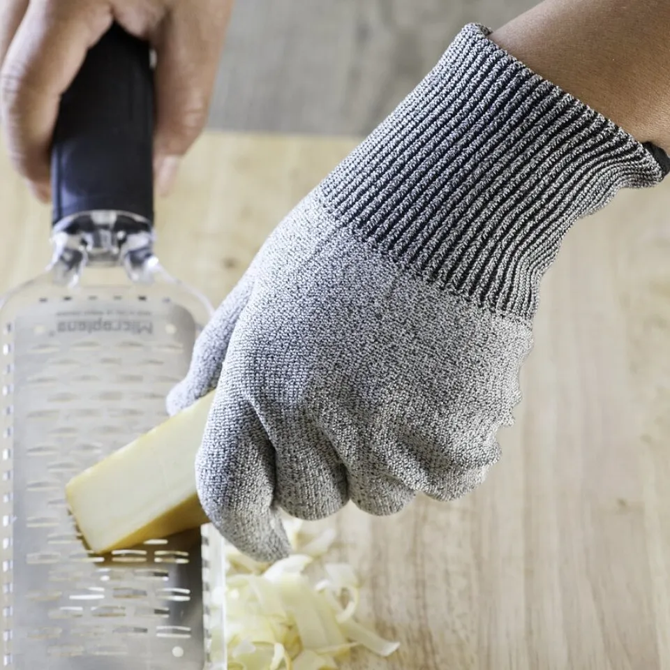 microplane-cut-resistant-glove-202240-0566-img22z.webp